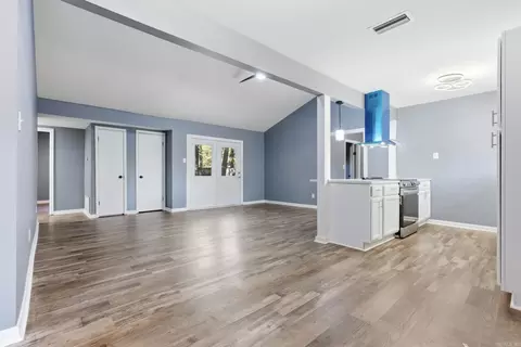 Living - 3504 Shamrock, Pine Bluff, AR 71603 photo 3 of 7