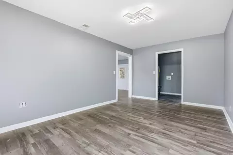 Living - 3504 Shamrock, Pine Bluff, AR 71603 photo 2 of 7