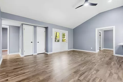 Living - 3504 Shamrock, Pine Bluff, AR 71603 photo 4 of 7