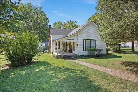 226 Lee St, Clarksville, AR 72830
