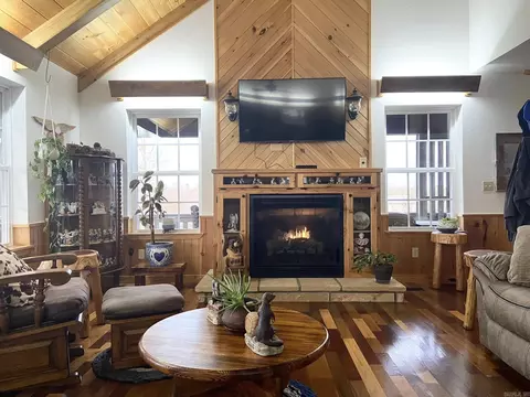 2096 Qmc Rd, Mountain View, AR 72560 photo 4