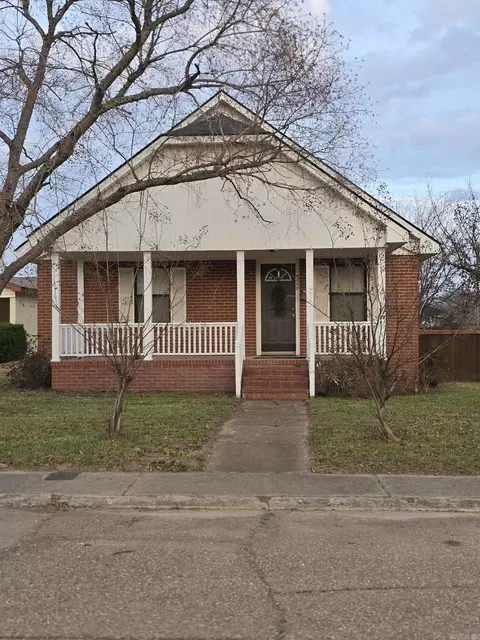 526 S 9th St, Arkadelphia, AR 71923