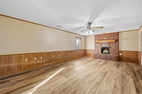 Living - 50 Rosewood Dr, Beebe, AR 72012 photo 3 of 5