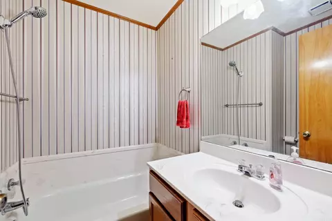 Bath - 50 Rosewood Dr, Beebe, AR 72012 photo 3 of 4