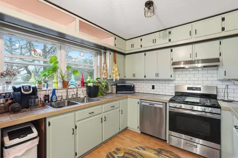 Kitchen - 6 North Dr, Conway, AR 72034 photo 2 of 5