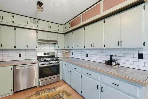 Kitchen - 6 North Dr, Conway, AR 72034 photo 3 of 5