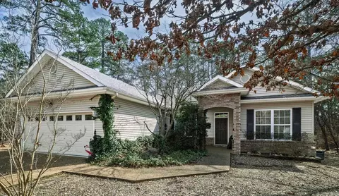 7 Jaguar Cir, Hot Springs Village, AR 71909