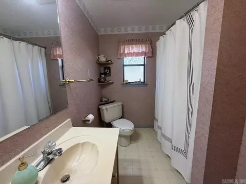 Bath - 3960 Hwy 5, Benton, AR 72019 photo 2 of 8