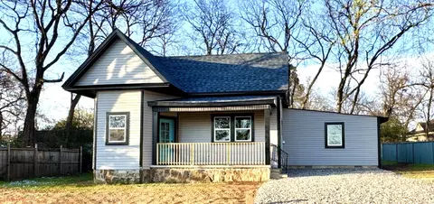 302 W Commerce St, Morrilton, AR 72110