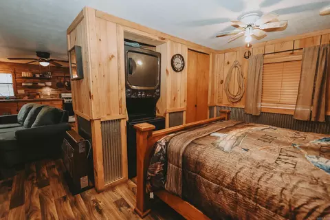 Bedroom - 59 Easy St, Mount Ida, AR 71957 photo 3 of 3