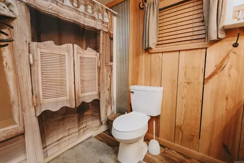 Bath - 59 Easy St, Mount Ida, AR 71957 photo 1 of 3