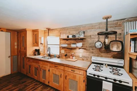 Kitchen - 59 Easy St, Mount Ida, AR 71957 photo 2 of 2