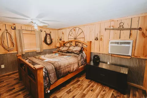 Bedroom - 59 Easy St, Mount Ida, AR 71957 photo 1 of 3