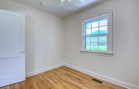 Bedroom - 721 Fairview St, Conway, AR 72034 photo 8 of 11