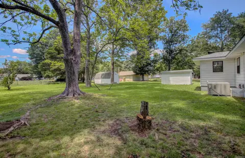 Exterior - 721 Fairview St, Conway, AR 72034 photo 5 of 11
