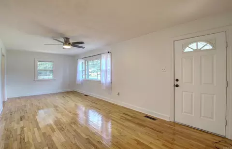 Living - 721 Fairview St, Conway, AR 72034 photo 1 of 6