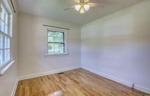 Bedroom - 721 Fairview St, Conway, AR 72034 photo 6 of 11