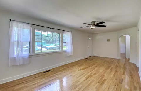 Living - 721 Fairview St, Conway, AR 72034 photo 2 of 6