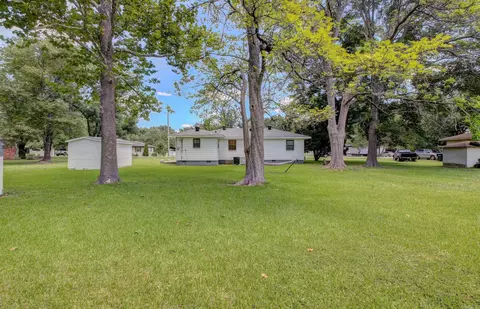 Exterior - 721 Fairview St, Conway, AR 72034 photo 4 of 11