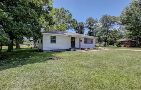 Exterior - 721 Fairview St, Conway, AR 72034 photo 3 of 11