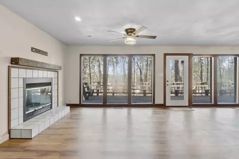 Living - 2409 Tannenbaum Rd, Drasco, AR 72530 photo 2 of 4