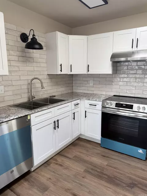 Kitchen - 2409 Tannenbaum Rd, Drasco, AR 72530 photo 4 of 4