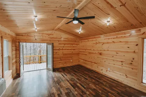 Living - 195 Bearce Cir, Mount Ida, AR 71957 photo 4 of 5