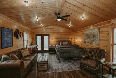 Bedroom - 195 Bearce Cir, Mount Ida, AR 71957 photo 1 of 1