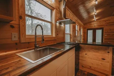 Kitchen - 195 Bearce Cir, Mount Ida, AR 71957 photo 2 of 5