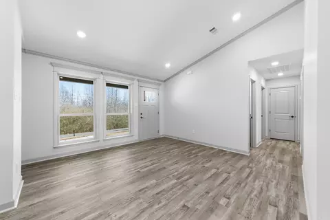 Living - 716 Moon Rd, Ward, AR 72176 photo 2 of 7