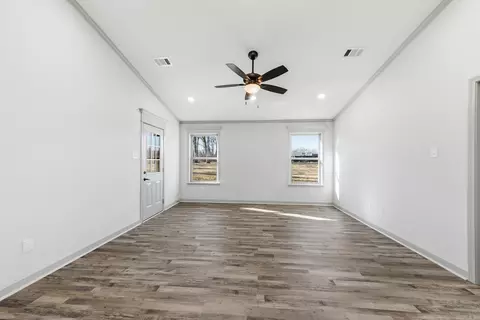 Living - 716 Moon Rd, Ward, AR 72176 photo 6 of 7