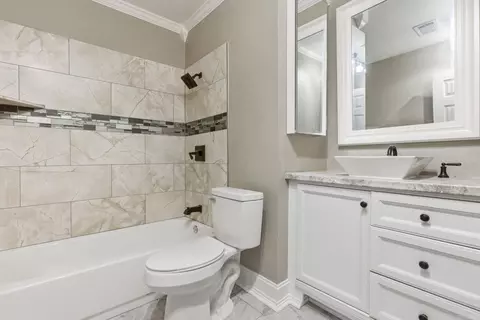 Bath - 4010 W 17th Ave, Pine Bluff, AR 71603 photo 2 of 5