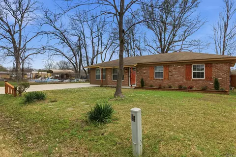 Exterior - 4010 W 17th Ave, Pine Bluff, AR 71603 photo 6 of 8