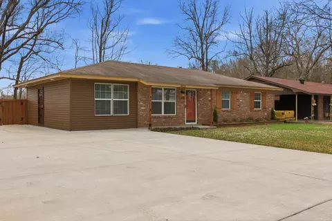 Exterior - 4010 W 17th Ave, Pine Bluff, AR 71603 photo 7 of 8