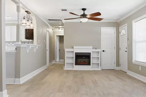Living - 4010 W 17th Ave, Pine Bluff, AR 71603 photo 1 of 5
