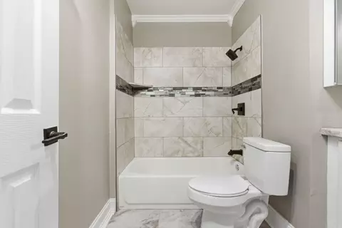 Bath - 4010 W 17th Ave, Pine Bluff, AR 71603 photo 3 of 5
