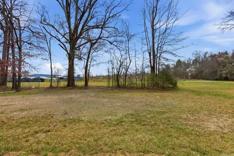 Exterior - 4010 W 17th Ave, Pine Bluff, AR 71603 photo 2 of 8