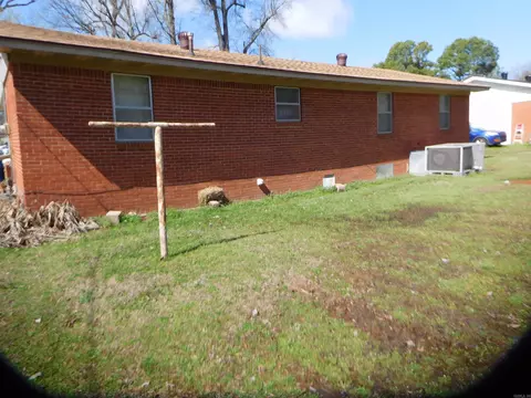 Exterior - 609 S Clayton St, Rector, AR 72461 photo 2 of 3