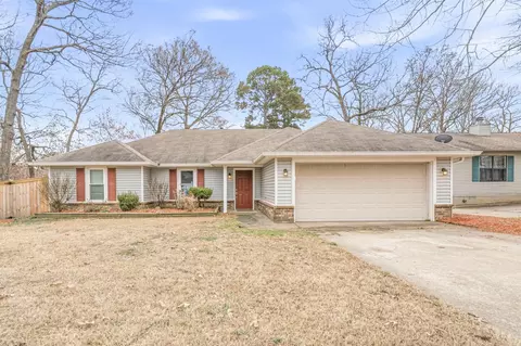 78 Rolling Oaks Dr, Maumelle, AR 72113