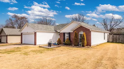 Exterior - 44 Meadow Ridge Loop, Maumelle, AR 72113 photo 3 of 8
