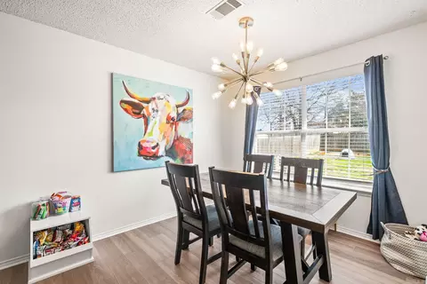 Dining - 44 Meadow Ridge Loop, Maumelle, AR 72113 photo 1 of 2