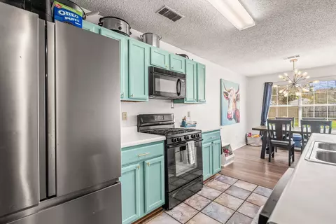 Kitchen - 44 Meadow Ridge Loop, Maumelle, AR 72113 photo 4 of 4
