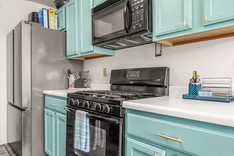 Kitchen - 44 Meadow Ridge Loop, Maumelle, AR 72113 photo 3 of 4