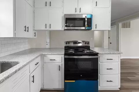 Kitchen - 110 W Alabama St, Beebe, AR 72012 photo 4 of 4