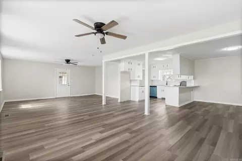 Living - 110 W Alabama St, Beebe, AR 72012 photo 1 of 8