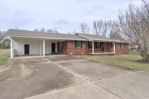 Exterior - 110 W Alabama St, Beebe, AR 72012 photo 3 of 7