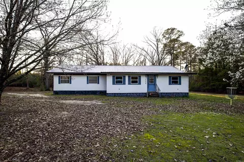 1798 Ouachita 67, Camden, AR 71701