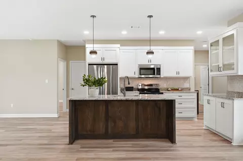 Kitchen - 158 E Dodson Rd, Arkadelphia, AR 71923 photo 2 of 4