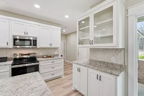 Kitchen - 158 E Dodson Rd, Arkadelphia, AR 71923 photo 3 of 4