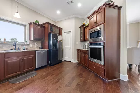 Kitchen - 9040 Naples Cv, Benton, AR 72019 photo 2 of 2
